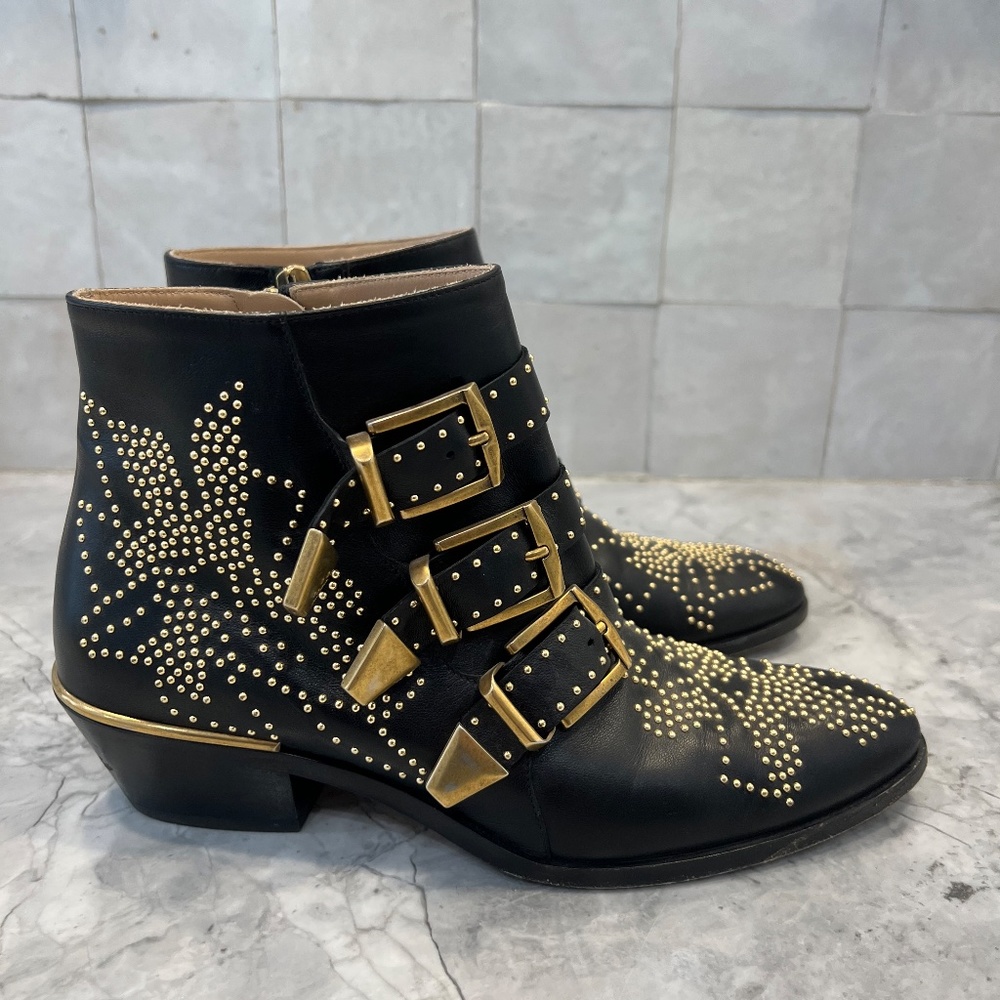 Chloé Women's Susanna Pointed-Toe Studded Booties